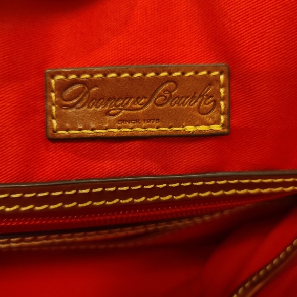 Authentic Dooney and Bourke ๐ - Picture 5 of 5